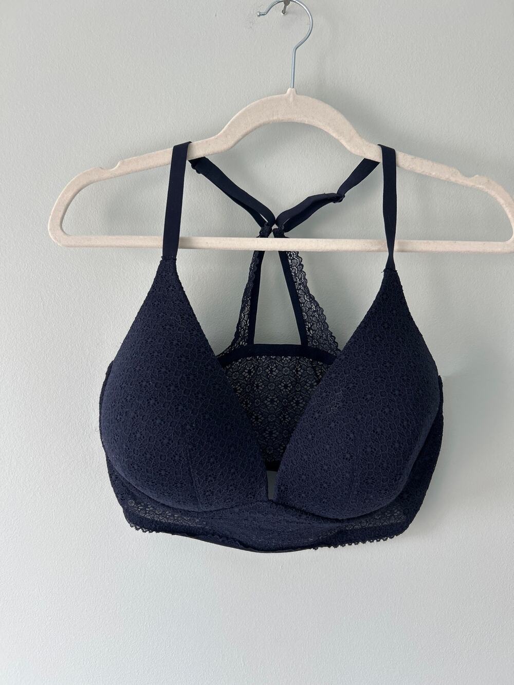 Victoria's Secret Navy Lace Lightly Lined Plunge Bra 38DD